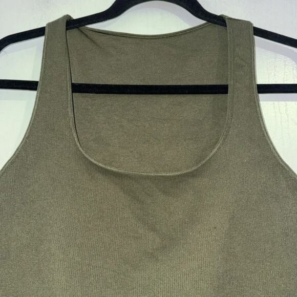 DSG Olive Green Ribbed Tank Top XL Nylon/Spandex Scoop Neck Stretch Athletic Wea - Picture 2 of 7